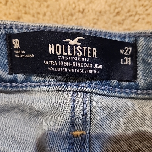 Hollister Denim - Hollister Ultra High-Rise Dad Jeans With Butterfly Design. Waist 27 L 31